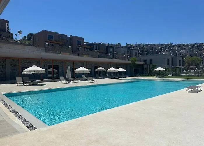 Duplex In Bitez Opposite Aktur Near The Sea Villa *