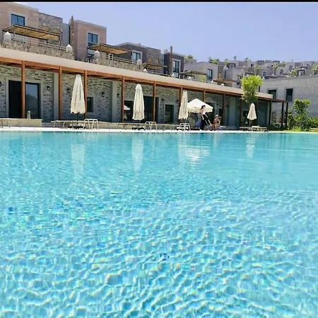 别墅 Duplex In Bitez Opposite Aktur Near The Sea 博德鲁姆